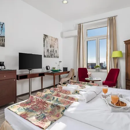 Continentale Apartment Rijeka Exterior photo